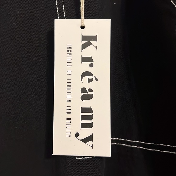 Run! I only have 3 pair of these black denim extra wide leg stretch cargos! - Picture 7 of 8